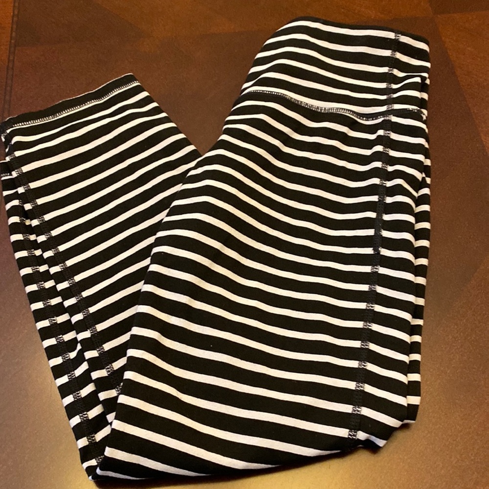 Athleta capri yoga leggings